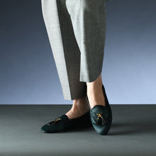 Load image into Gallery viewer, [women&#39;s] loafers - dark green calf hair

