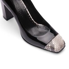 Load image into Gallery viewer, [women&#39;s] reunion - combination pumps - black patent leather x white python
