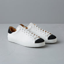 Load image into Gallery viewer, [women&#39;s] Liberte - low-top sneakers - combination toe black and white elephant
