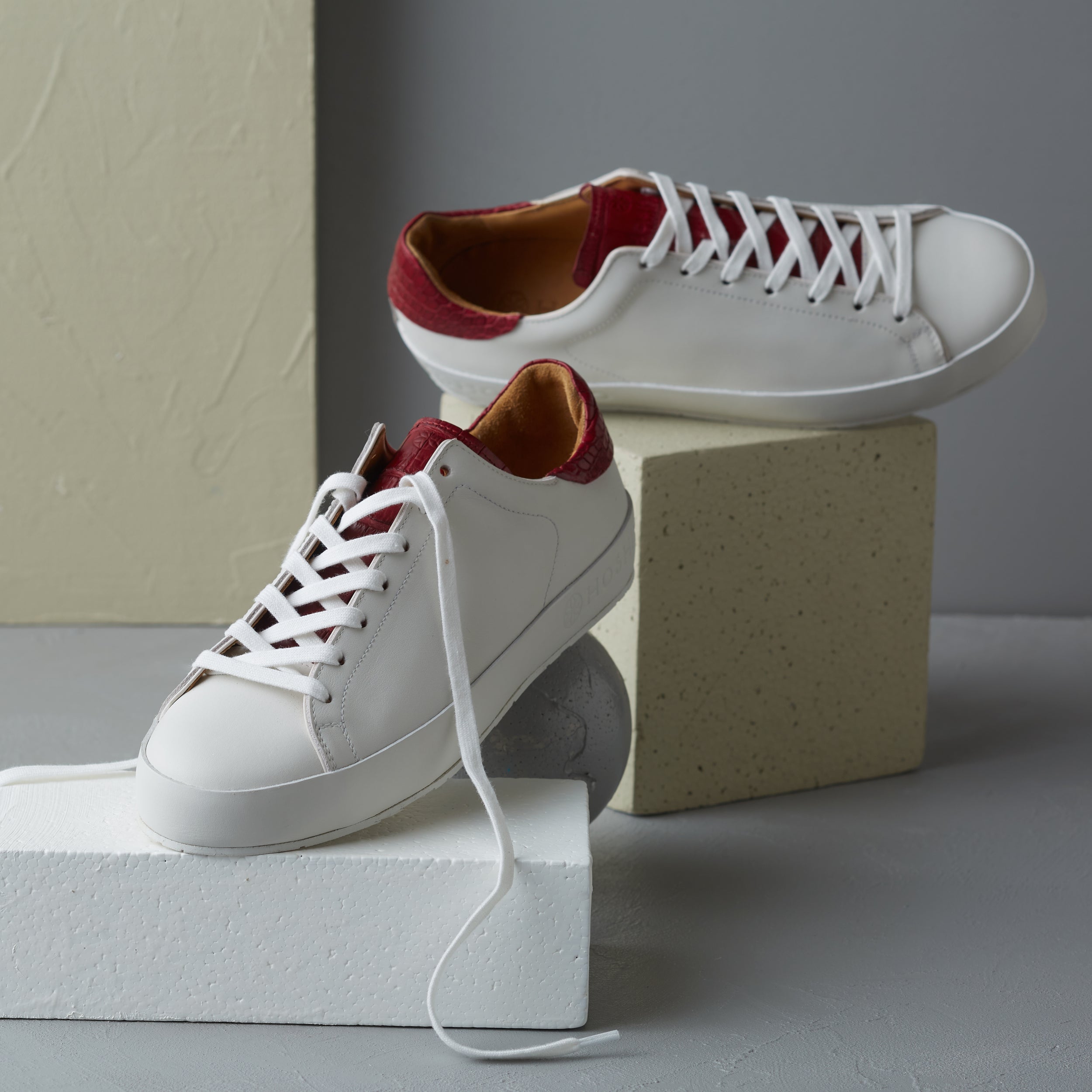 [women's] Liberte - low-top sneakers - combination tongue white and burgundy crocodile
